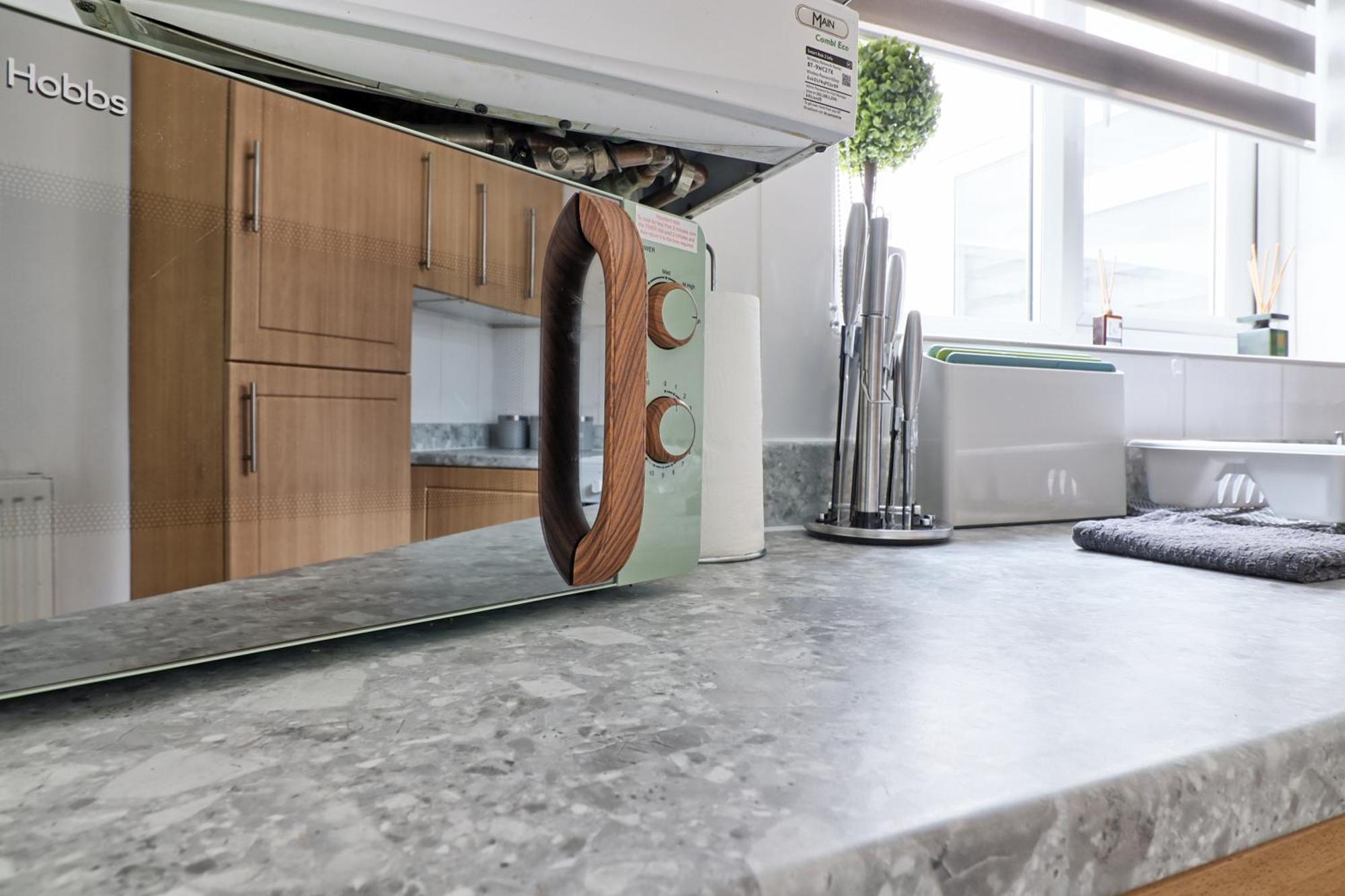 Luxury 3-Bed Apartment Near To London With Parking Hornchurch Eksteriør billede