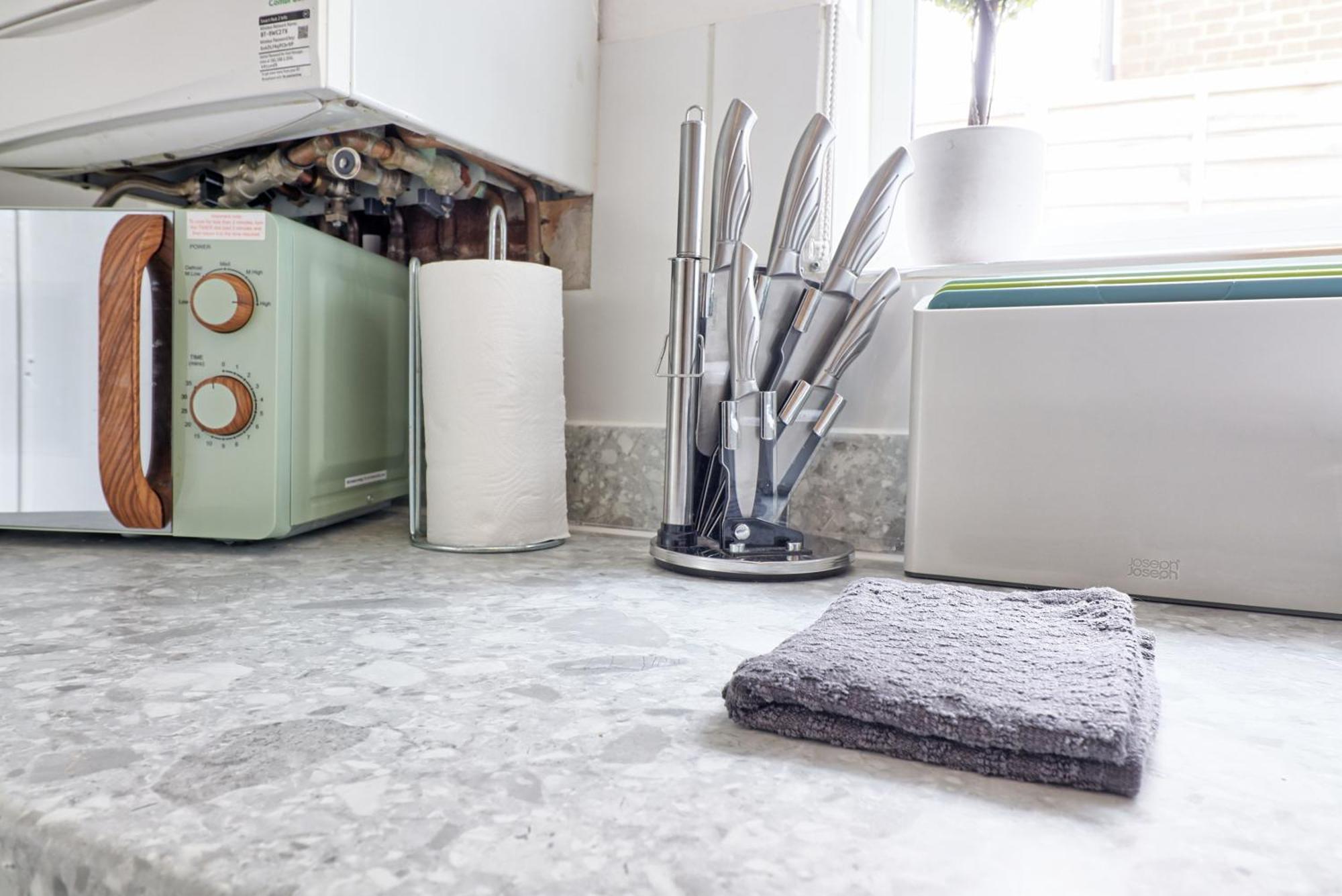 Luxury 3-Bed Apartment Near To London With Parking Hornchurch Eksteriør billede