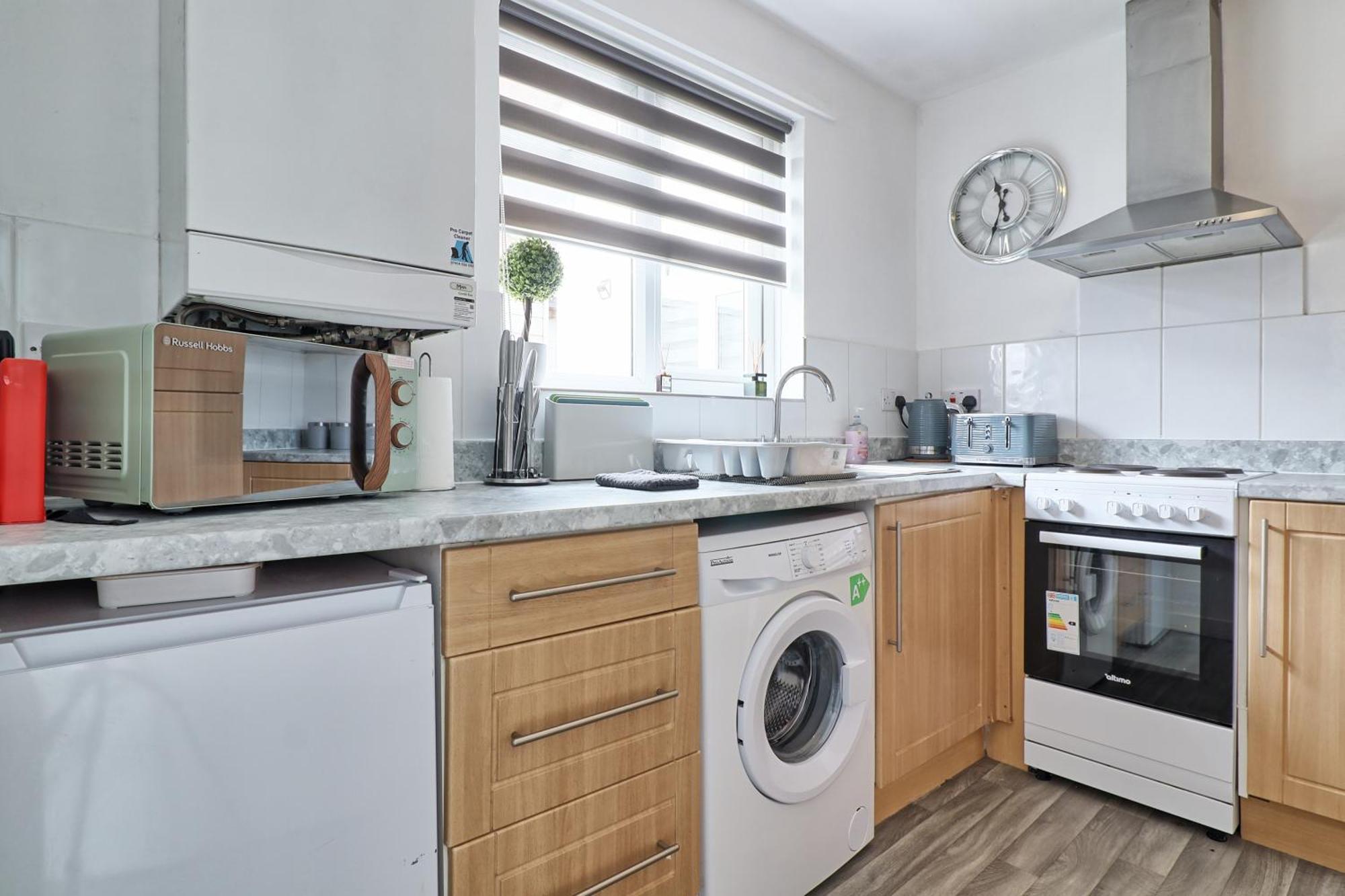Luxury 3-Bed Apartment Near To London With Parking Hornchurch Eksteriør billede